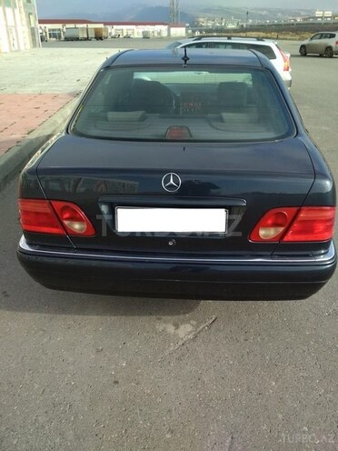 Mercedes E 200 1997, 318,000 km - 2.0 l - Bakı