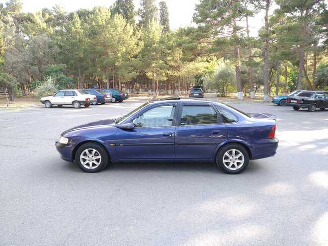 Opel Vectra 1996, 322,683 km - 1.8 л - Sumqayıt