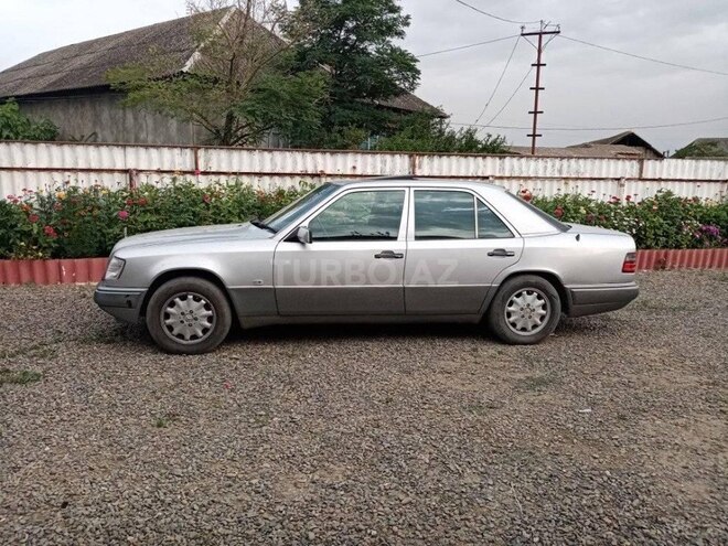 Mercedes E 220 1993, 610,000 km - 2.2 l - Masallı