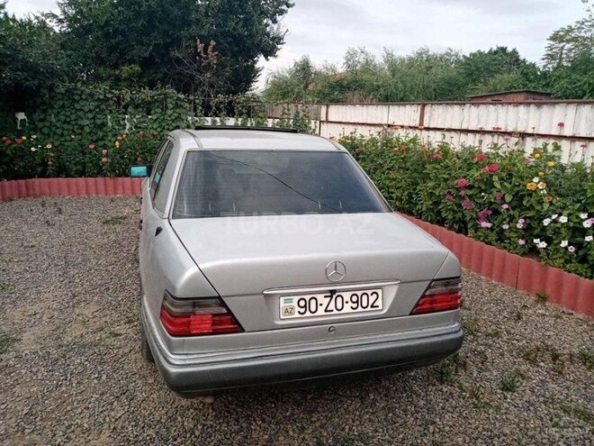 Mercedes E 220 1993, 610,000 km - 2.2 l - Masallı