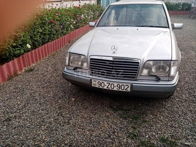 Mercedes E 220 1993, 610,000 km - 2.2 l - Masallı