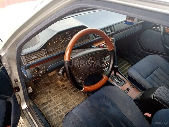 Mercedes E 220 1993, 610,000 km - 2.2 l - Masallı
