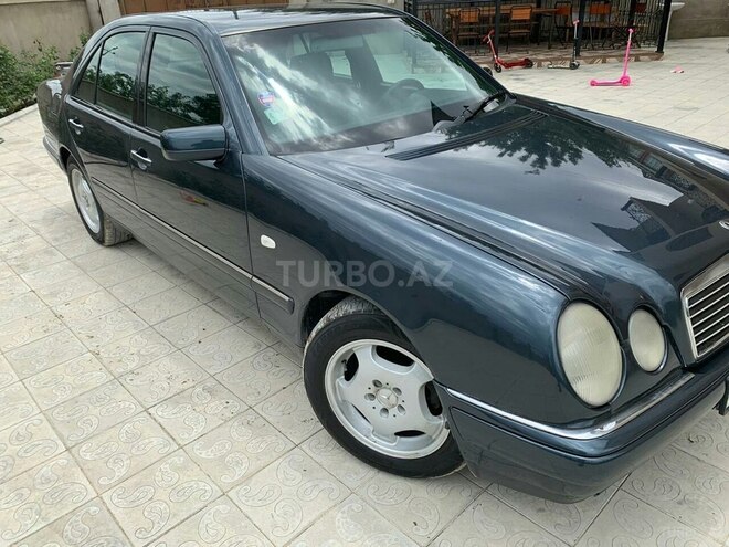 Mercedes E 220 1997, 460,000 km - 2.2 l - Sumqayıt