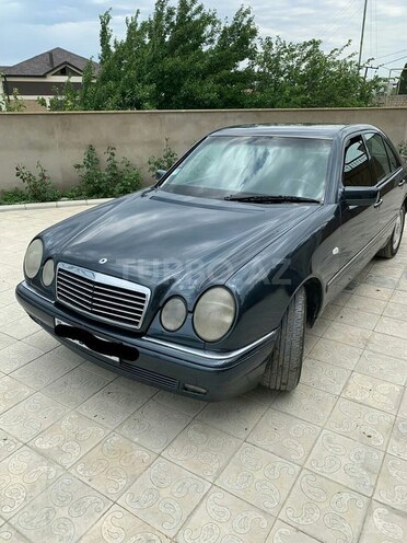 Mercedes E 220 1997, 460,000 km - 2.2 l - Sumqayıt