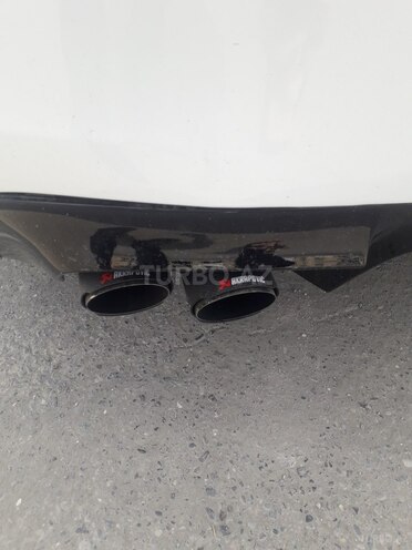 BMW 528 2013, 12,000 km - 0.2 l - Naftalan