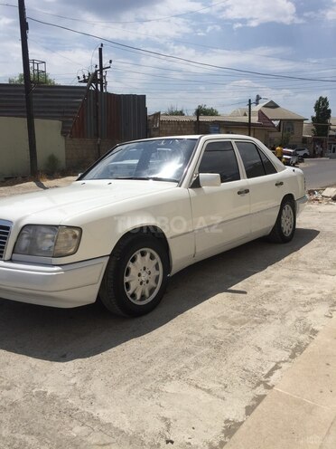 Mercedes E 200 1995, 376,485 km - 2.0 l - Xırdalan