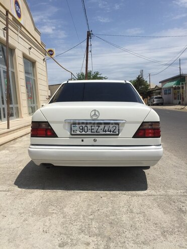Mercedes E 200 1995, 376,485 km - 2.0 l - Xırdalan