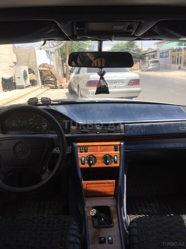 Mercedes E 200 1995, 376,485 km - 2.0 l - Xırdalan