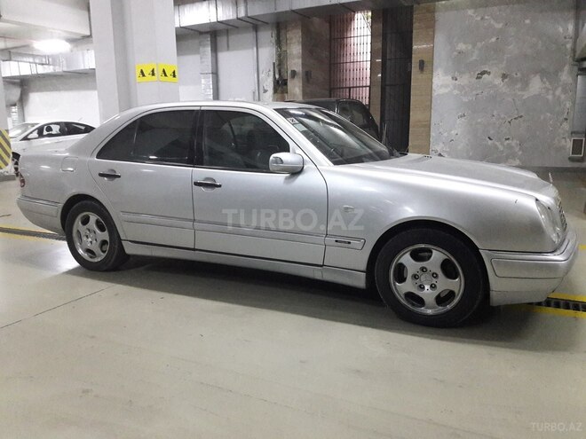 Mercedes E 240 1998, 21,093 km - 2.4 l - Bakı