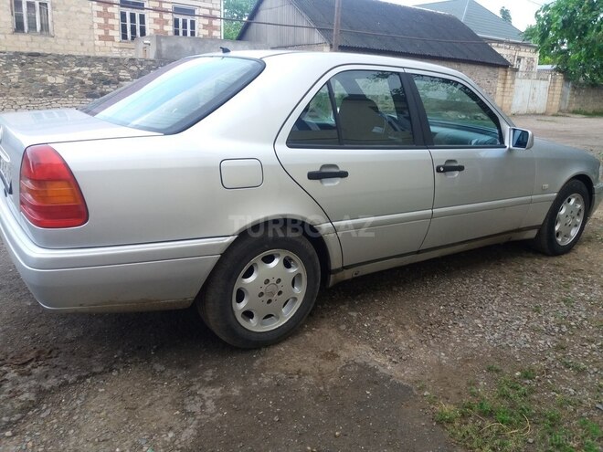 Mercedes C 180 1995, 386,000 km - 1.8 л - Tovuz