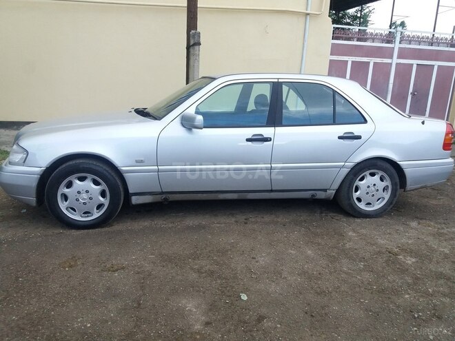 Mercedes C 180 1995, 386,000 km - 1.8 л - Tovuz