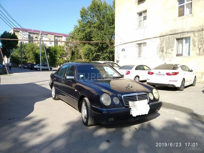 Mercedes E 240 1998, 319,000 km - 2.4 л - Bakı