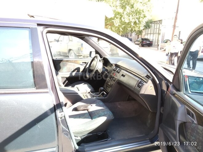 Mercedes E 240 1998, 319,000 km - 2.4 л - Bakı