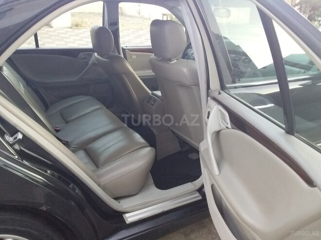 Mercedes E 220 1999, 275,593 km - 2.2 l - Bakı