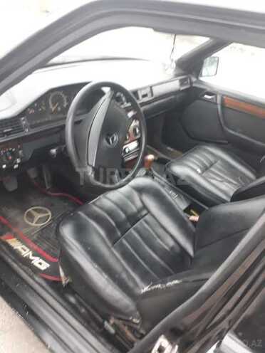 Mercedes E 260 1985, 276,500 km - 2.6 л - Bakı
