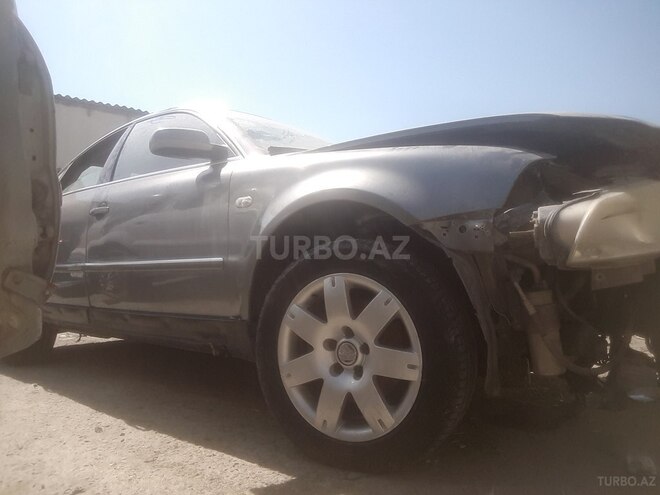 Volkswagen Passat 2002, 183,000 km - 2.8 l - Bakı