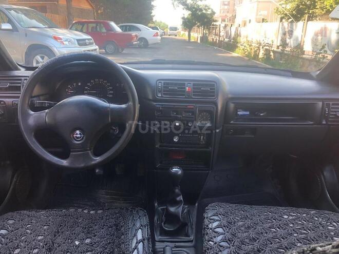 Opel Vectra 1990, 321,000 km - 1.6 l - Bakı