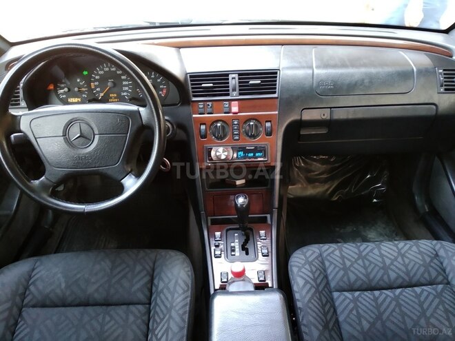 Mercedes C 220 1996, 243,000 km - 2.2 l - Sumqayıt