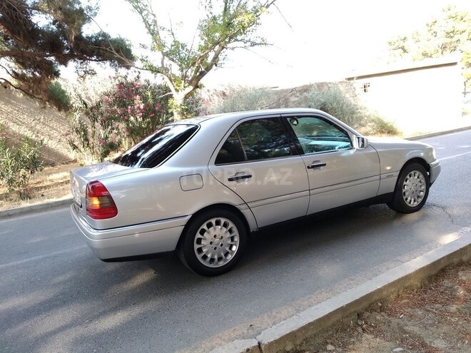 Mercedes C 220 1996, 243,000 km - 2.2 l - Sumqayıt