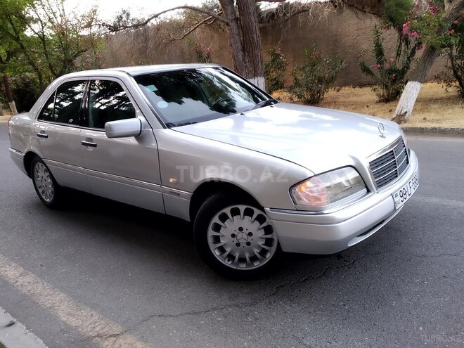 Mercedes C 220 1996, 243,000 km - 2.2 l - Sumqayıt