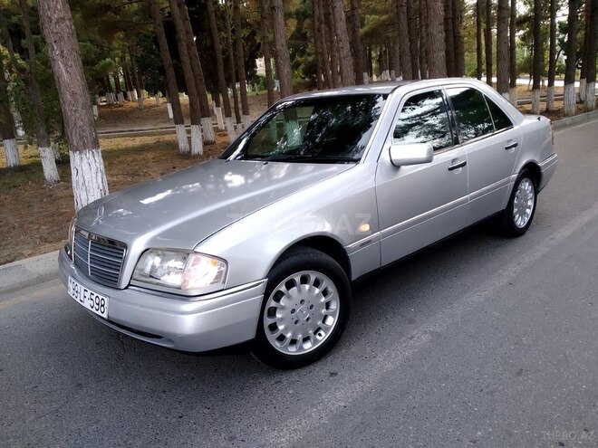 Mercedes C 220 1996, 243,000 km - 2.2 l - Sumqayıt