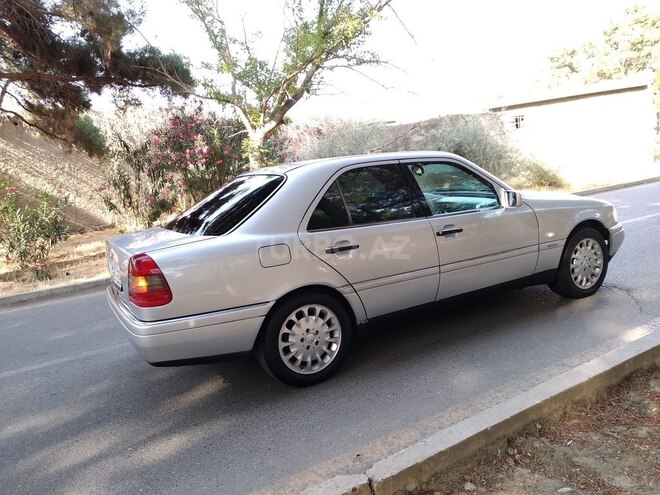 Mercedes C 220 1996, 243,000 km - 2.2 l - Sumqayıt