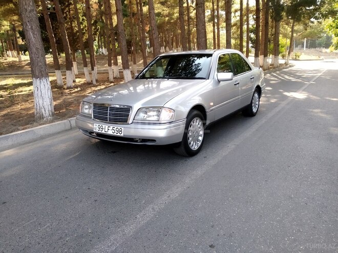 Mercedes C 220 1996, 243,000 km - 2.2 l - Sumqayıt
