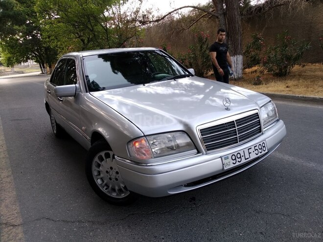 Mercedes C 220 1996, 243,000 km - 2.2 l - Sumqayıt