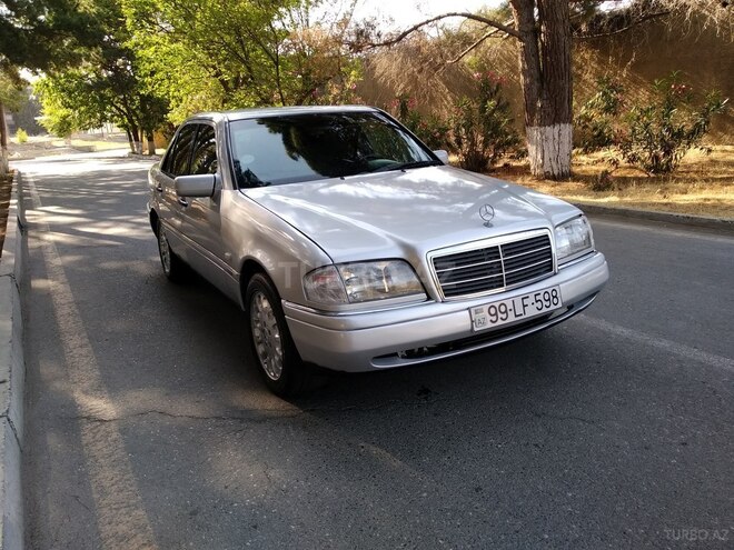 Mercedes C 220 1996, 243,000 km - 2.2 l - Sumqayıt