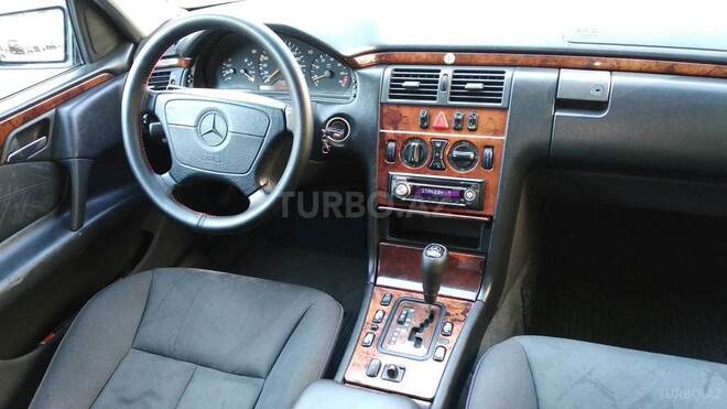 Mercedes E 240 1998, 355,000 km - 2.4 l - Bakı