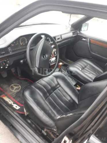 Mercedes E 260 1985, 276,500 km - 2.6 л - Bakı