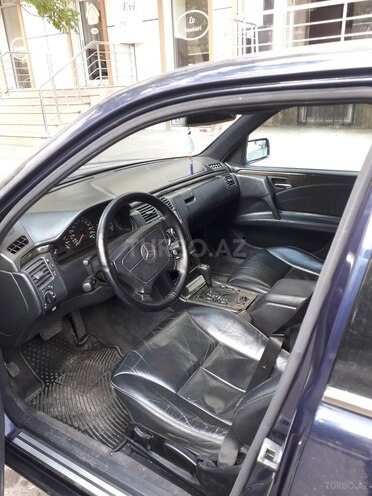 Mercedes E 230 1997, 287,000 km - 2.3 l - Bakı