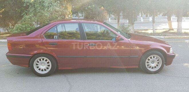 BMW 318 1992, 360,286 km - 1.8 л - Sumqayıt