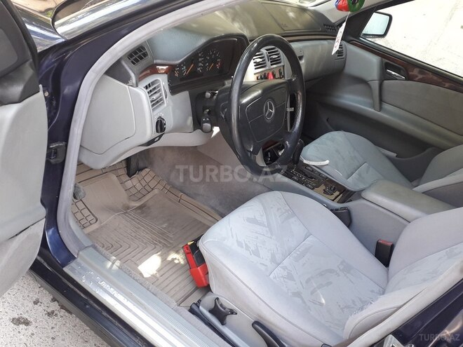 Mercedes E 240 1999, 180,000 km - 2.4 l - Sumqayıt