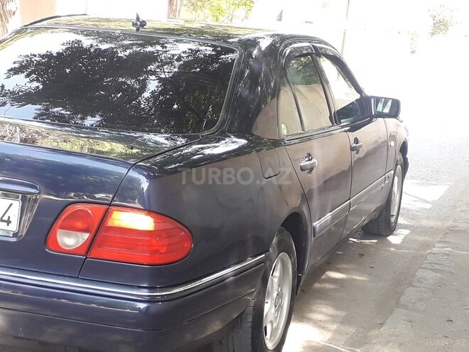 Mercedes E 240 1999, 180,000 km - 2.4 l - Sumqayıt