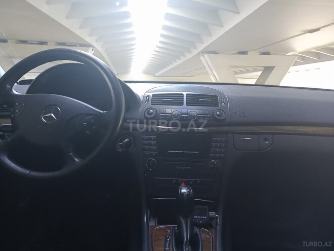 Mercedes E 220 2005, 268,000 km - 2.2 л - Bakı