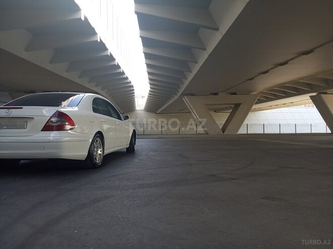 Mercedes E 220 2005, 268,000 km - 2.2 л - Bakı