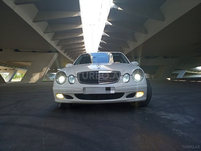 Mercedes E 220 2005, 268,000 km - 2.2 л - Bakı