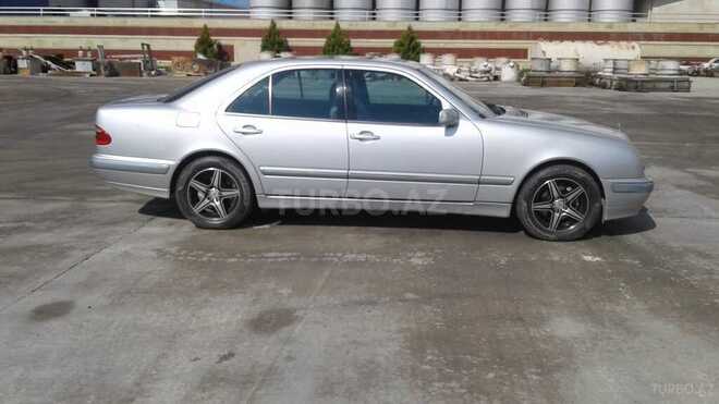 Mercedes E 240 2001, 145,000 km - 2.6 l - Bakı