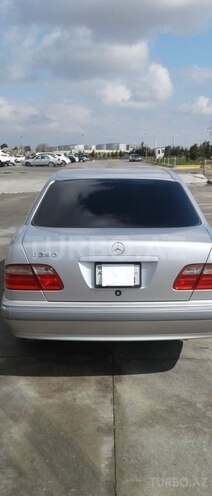 Mercedes E 240 2001, 145,000 km - 2.6 l - Bakı