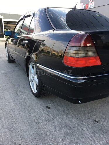 Mercedes C 230 1999, 174,000 km - 2.3 l - Bakı