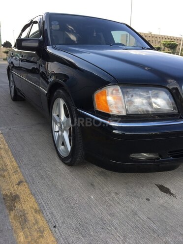 Mercedes C 230 1999, 174,000 km - 2.3 l - Bakı