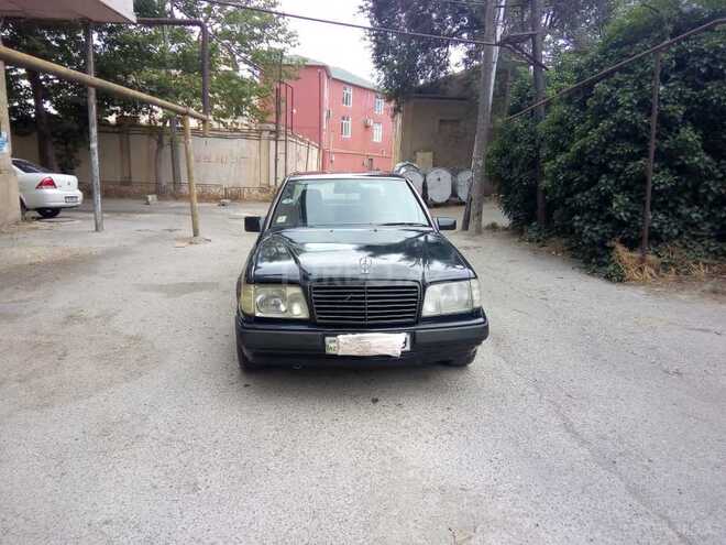Mercedes E 250 1995, 369,000 km - 2.5 l - Bakı