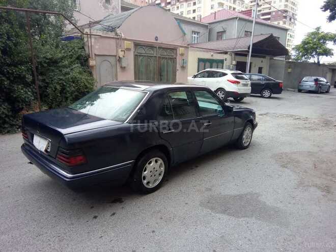 Mercedes E 250 1995, 369,000 km - 2.5 l - Bakı