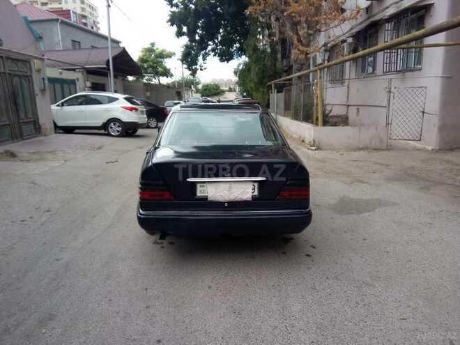 Mercedes E 250 1995, 369,000 km - 2.5 l - Bakı