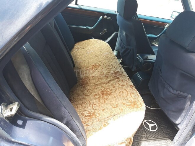 Mercedes E 250 1995, 369,000 km - 2.5 l - Bakı