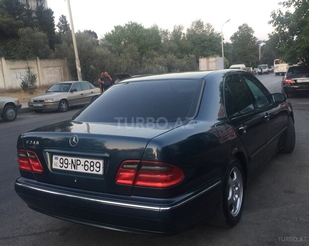 Mercedes E 240 2000, 245,600 km - 2.6 l - Bakı