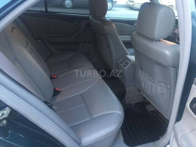 Mercedes E 240 2000, 245,600 km - 2.6 l - Bakı