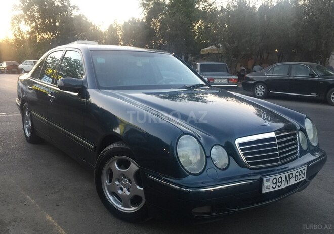 Mercedes E 240 2000, 245,600 km - 2.6 l - Bakı