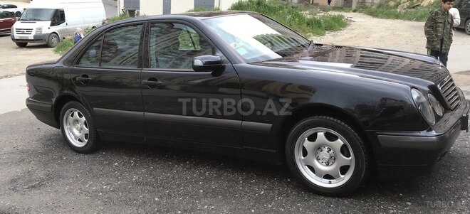 Mercedes E 220 2000, 189,933 km - 2.2 l - Bakı